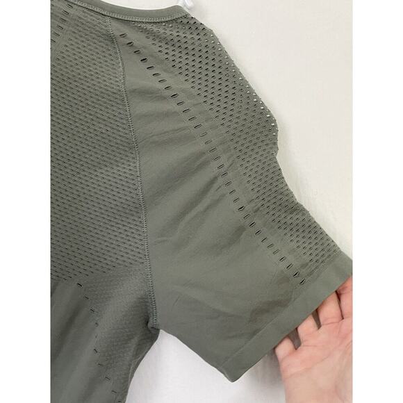 ATHLETA Foothill Tee Top Olive Green Laser Cut Wicking Short Sleeve Medium - Picture 9 of 9